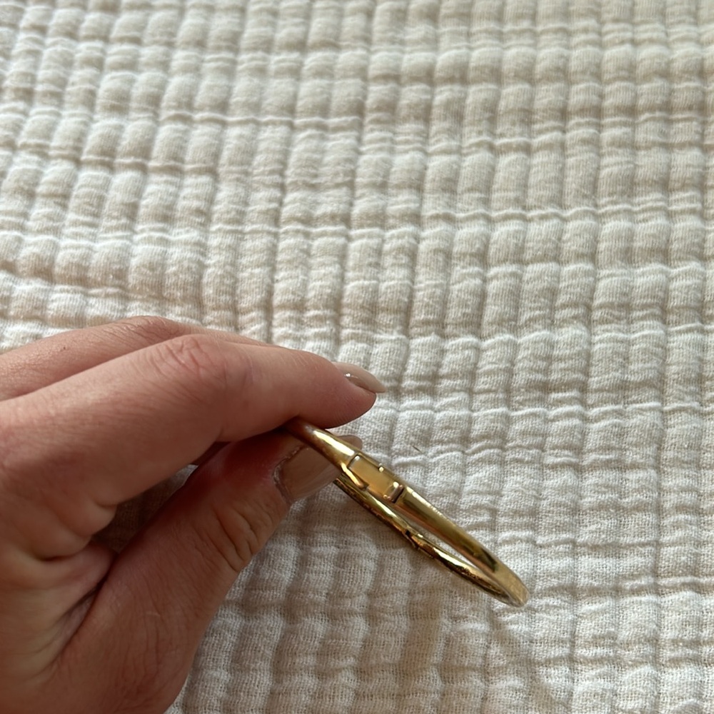 Gold Kate Spade bracelet with rhinestone knot design - Picture 5 of 5